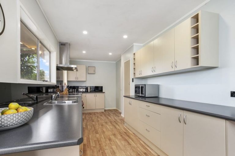 Photo of property in 3 Seabar Place, Glen Eden, Auckland, 0602