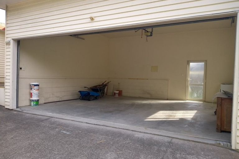 Photo of property in 1/41 Ellice Road, Totara Vale, Auckland, 0629