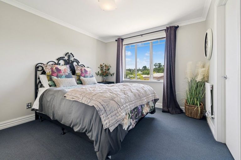 Photo of property in 44 Isobel Road, Greenhithe, Auckland, 0632