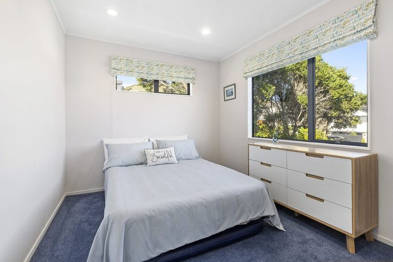 Photo of property in 9 Kilkelly Close, Tawa, Wellington, 5028