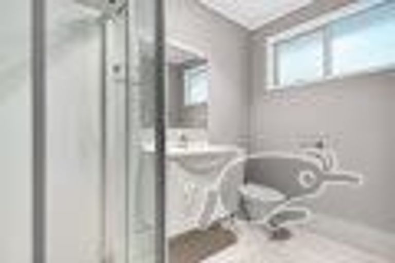 Photo of property in 2 Miro Street, New Lynn, Auckland, 0600