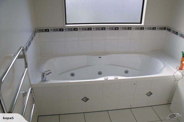 Photo of property in 7 Astronomer Place, Whitby, Porirua, 5024