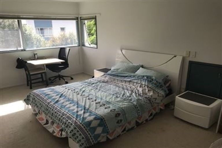 Photo of property in 11 Highbury Bypass, Birkenhead, Auckland, 0626