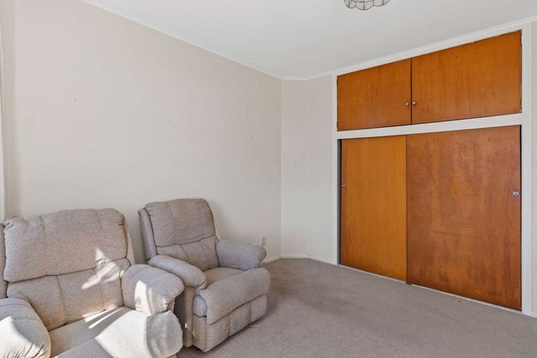 Photo of property in 19 William Bond Street, Stanley Point, Auckland, 0624