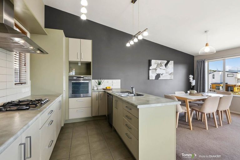 Photo of property in 80c Stewart Drive, Newlands, Wellington, 6037