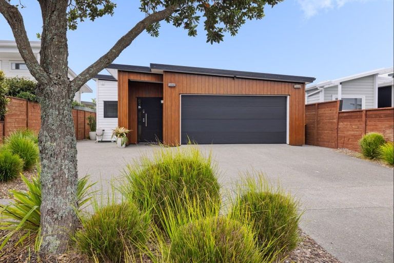 Photo of property in 33 Coast Boulevard, Papamoa Beach, Papamoa, 3118