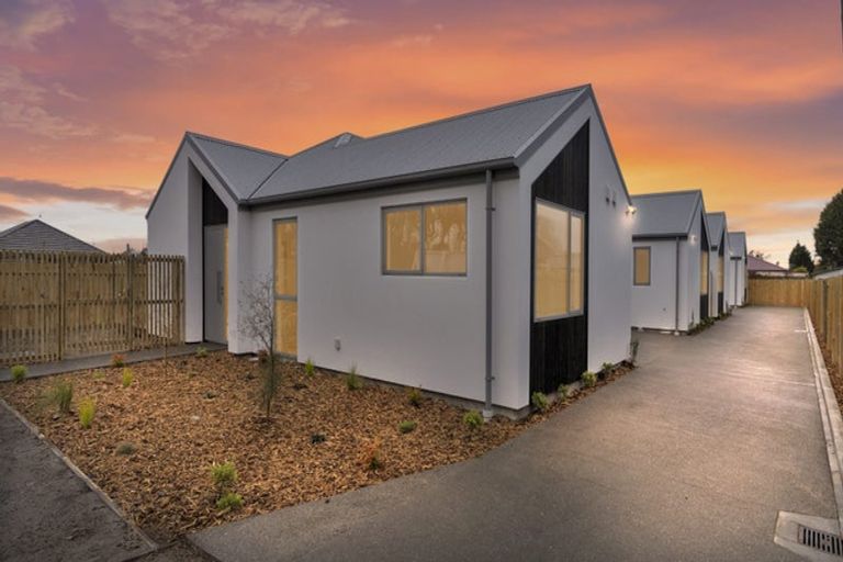Photo of property in 206a Racecourse Road, Sockburn, Christchurch, 8042