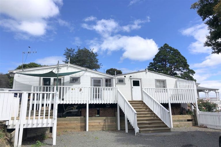Photo of property in 11 Service Lane, Waipukurau, 4200