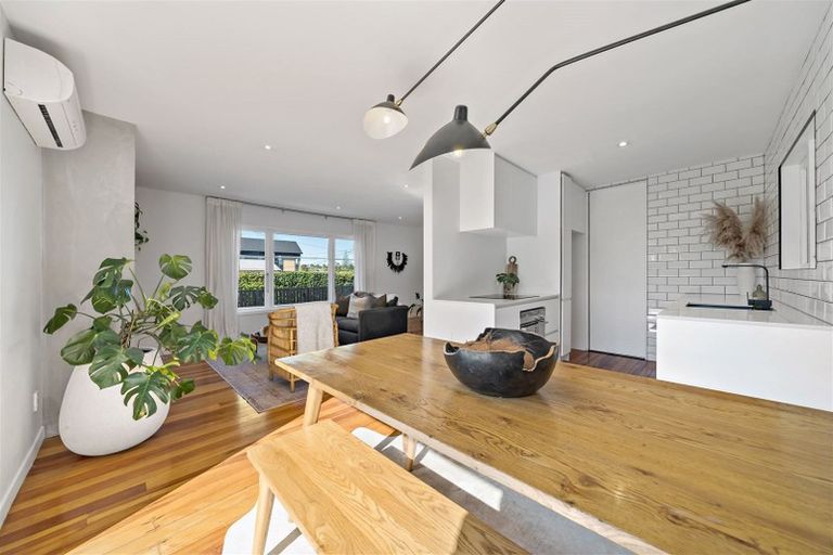 Photo of property in 17 Karamu Street, Te Atatu Peninsula, Auckland, 0610