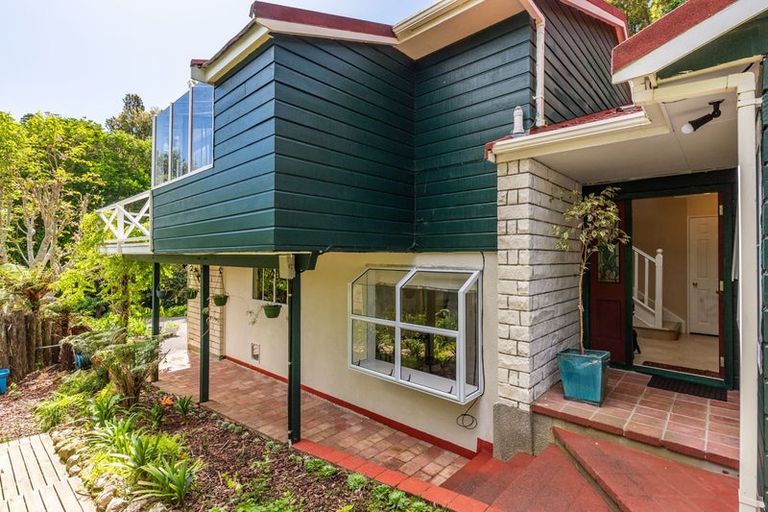 Photo of property in 15b Kakariki Grove, Waikanae, 5036