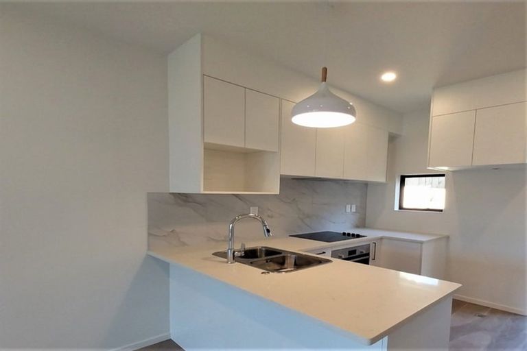 Photo of property in 26 Morihana Close, Glen Eden, Auckland, 0602