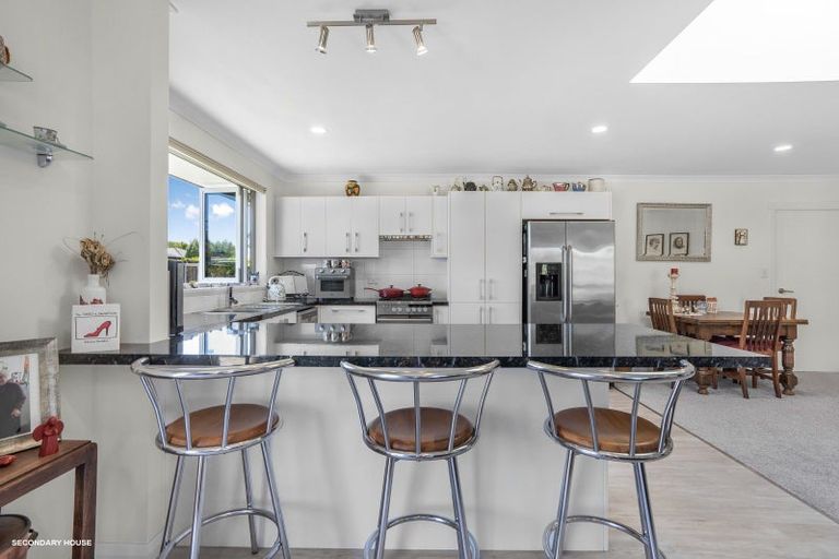 Photo of property in 81 Reading Street, Greytown, 5712