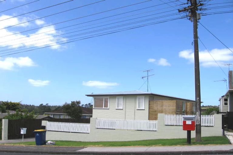 Photo of property in 1/73 Verbena Road, Birkdale, Auckland, 0626