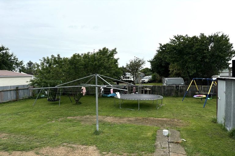 Photo of property in 6 Goldsmith Crescent, Levin, 5510