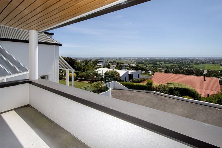 Photo of property in 17 Petworth Place, Westmorland, Christchurch, 8025