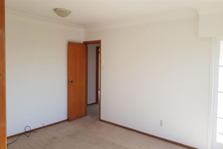 Photo of property in 12 Mickle Street, Te Atatu South, Auckland, 0610