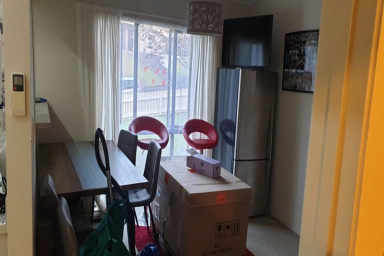 Photo of property in 51 Topliss Drive, Northcross, Auckland, 0632