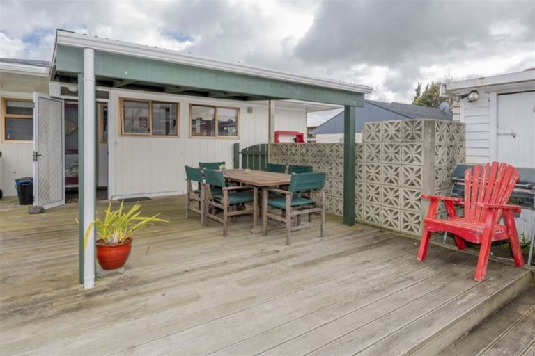 Photo of property in 10 Dee Street, Levin, 5510