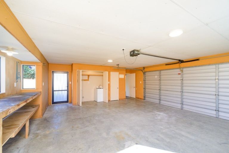 Photo of property in 27 Parnell Heights Drive, Kelvin Grove, Palmerston North, 4414