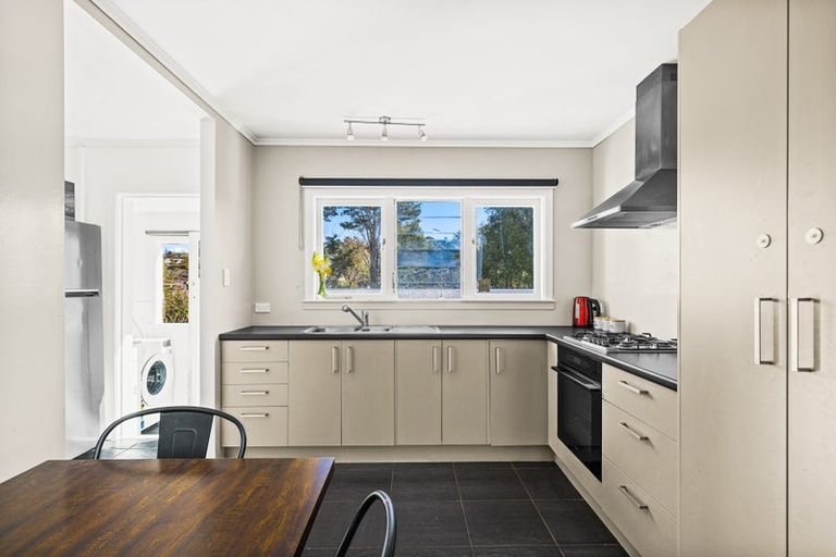 Photo of property in 73a Awaroa Road, Helensville, 0800