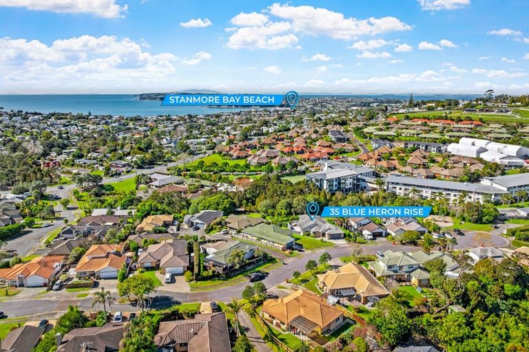 Photo of property in 35 Blue Heron Rise, Stanmore Bay, Whangaparaoa, 0932