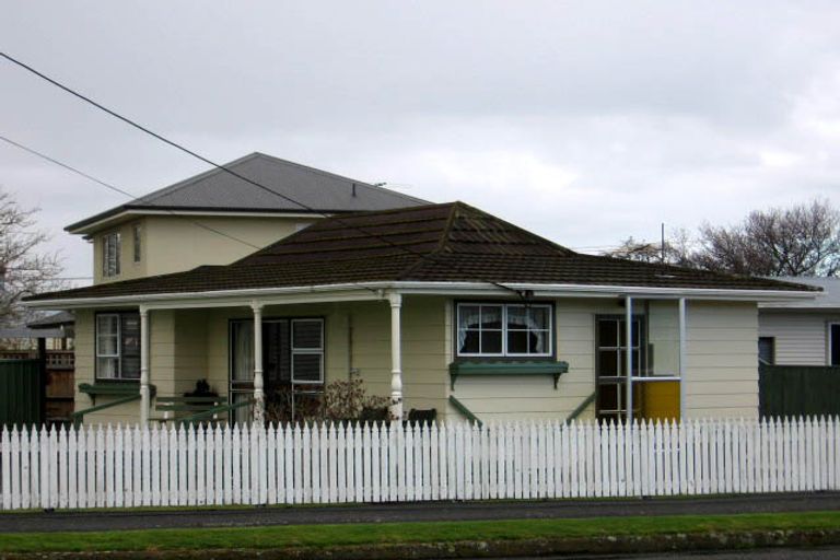 Photo of property in 40 Cambridge Terrace, Masterton, 5810