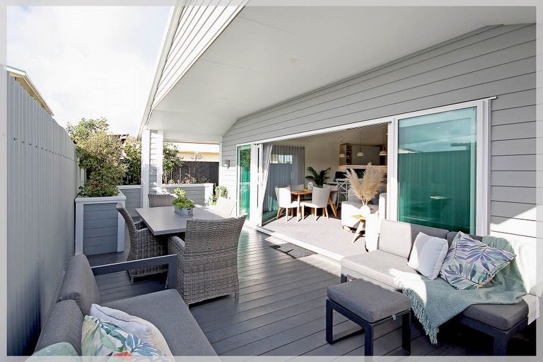Photo of property in 10a Pratt Avenue, Foxton Beach, Foxton, 4815