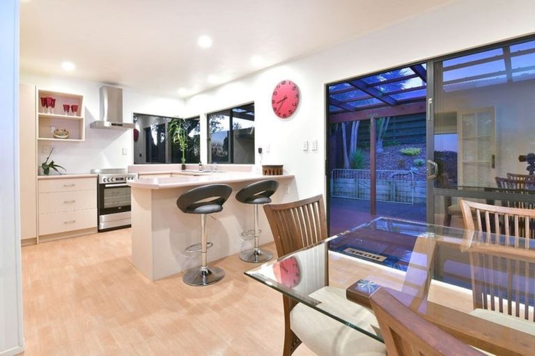 Photo of property in 20 John Road, Stanmore Bay, Whangaparaoa, 0932