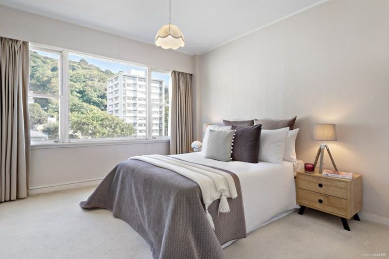 Photo of property in Newman Court Apartments, 2 Newman Terrace, Thorndon, Wellington, 6011