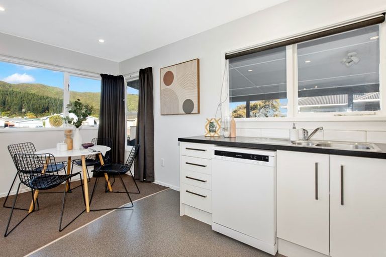 Photo of property in 253 Wellington Road, Wainuiomata, Lower Hutt, 5014