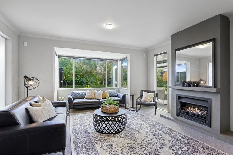 Photo of property in 90 Memorial Avenue, Ilam, Christchurch, 8053