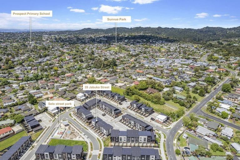 Photo of property in 39 Jabuka Street, Glen Eden, Auckland, 0602