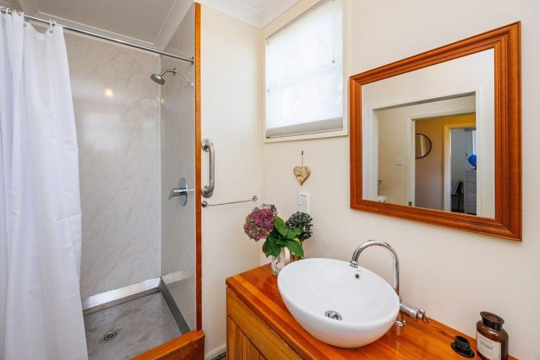 Photo of property in 6 Edwards Street, Kimbolton, Feilding, 4777
