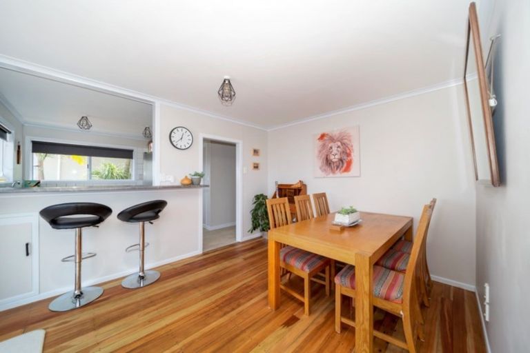 Photo of property in 14 Mount View Place, Spotswood, New Plymouth, 4310