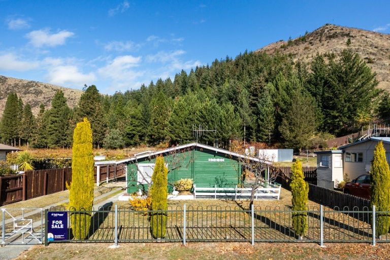 Photo of property in 34 Black Peak Road, Omarama, 9412