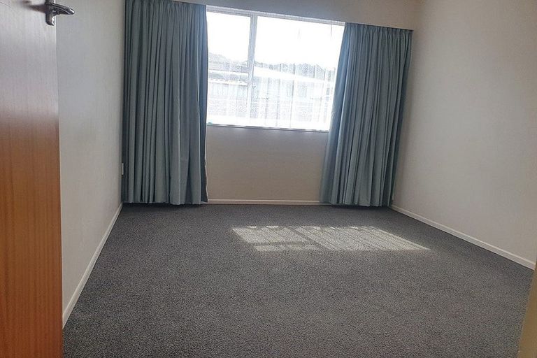 Photo of property in 21 Kendal Grove, Wainuiomata, Lower Hutt, 5014