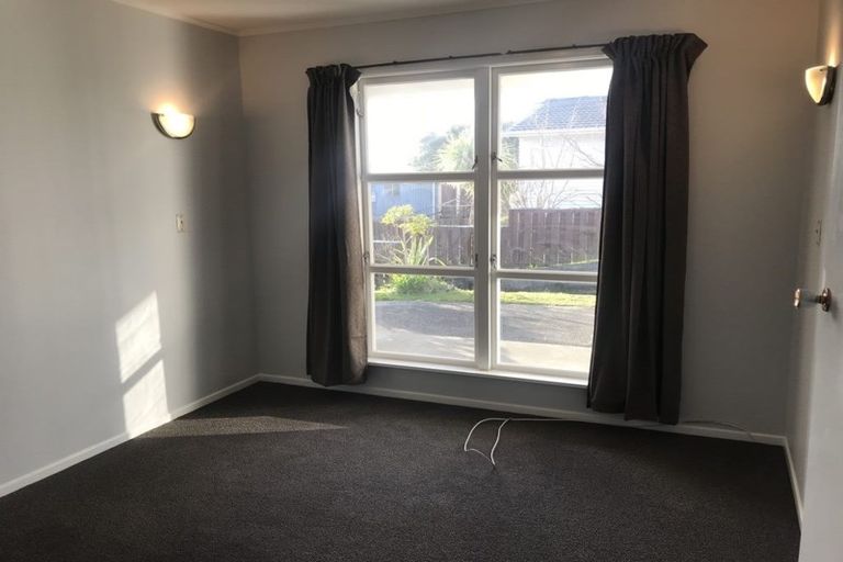 Photo of property in 11a Oswald Crescent, Paparangi, Wellington, 6037