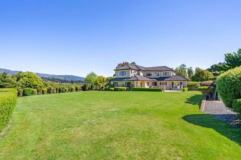 Photo of property in 18 Emerald Hill Drive, Birchville, Upper Hutt, 5018