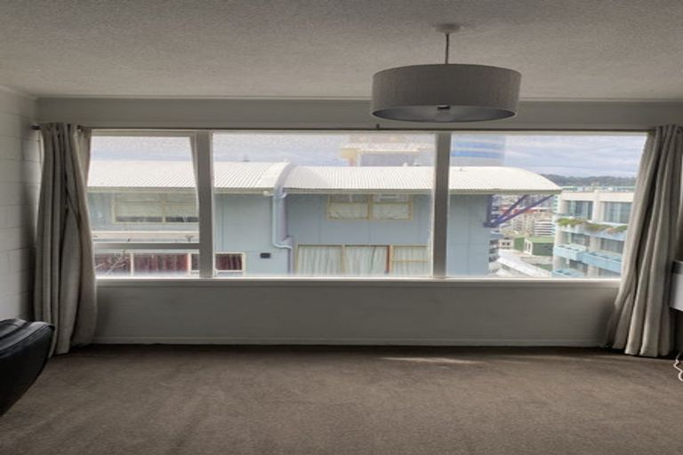 Photo of property in Churchill Flats, 213 The Terrace, Wellington Central, Wellington, 6011