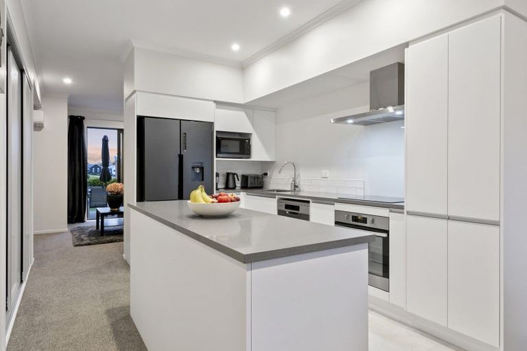 Photo of property in 62 Hobsonville Point Road, Hobsonville, Auckland, 0616