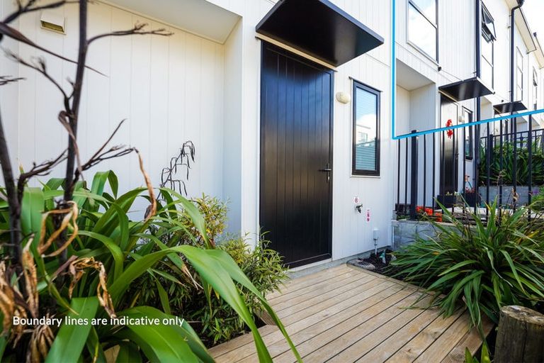 Photo of property in 22 Tokai Place, Glen Eden, Auckland, 0602
