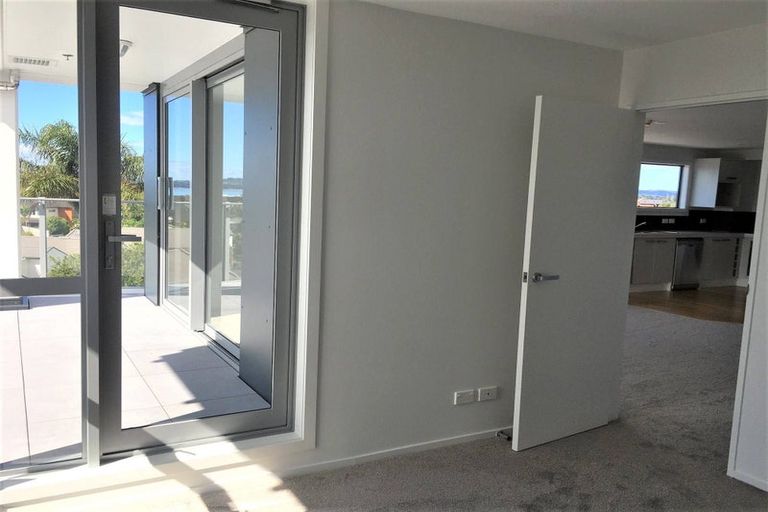 Photo of property in Bella Vista, 3g/84 Gunner Drive, Te Atatu Peninsula, Auckland, 0610