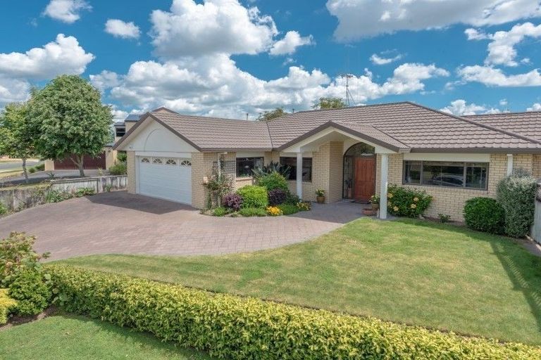 Photo of property in 50 Keswick Crescent, Huntington, Hamilton, 3210