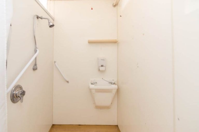 Photo of property in 61 Botanical Road, Takaro, Palmerston North, 4412