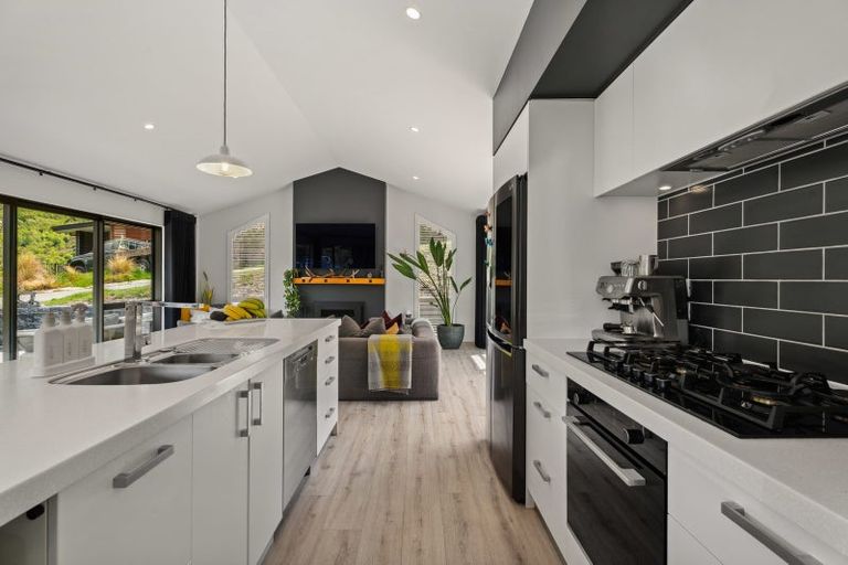 Photo of property in 5 Haines Way, Arthurs Point, Queenstown, 9371