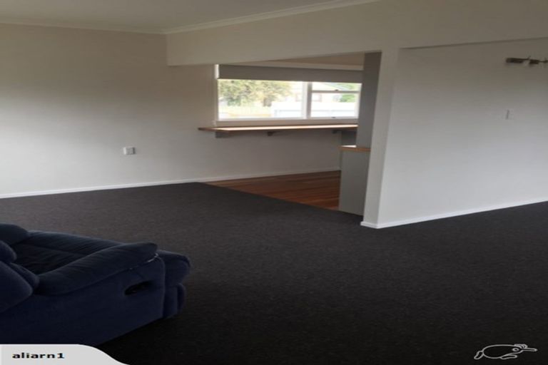 Photo of property in 104 Manawapou Road, Hawera, 4610