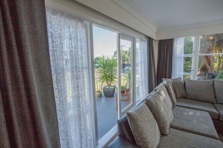 Photo of property in 34 Kaitawa Crescent, Paraparaumu, 5032