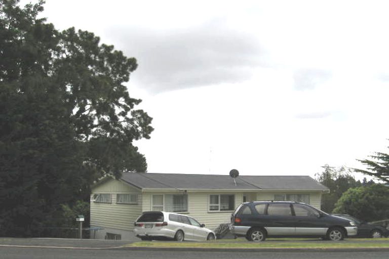 Photo of property in 1/294 Sunset Road, Windsor Park, Auckland, 0632