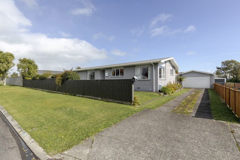 Photo of property in 20 Nikau Street, Inglewood, 4330