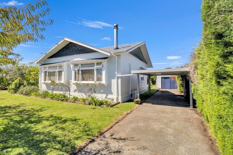 Photo of property in 13 Ross Street, Marton, 4710